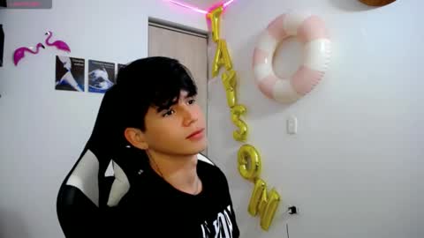 Snapshot of kiss_whitee chatting on 12, 9, 2025 kiss_whitee online show from 12, 9, 2025