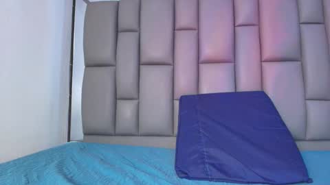 Snapshot of kissme_luna chatting on 19, 11, 2025 BELLA FLAME online show from 19, 11, 2025