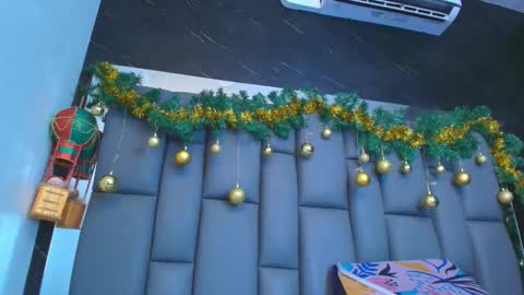 Snapshot of kissme_luna chatting on 16, 12, 2025 BELLA FLAME online show from 16, 12, 2025