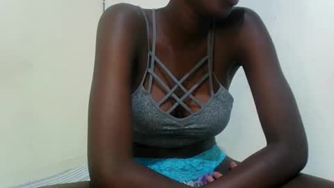 kissybabe01 online show from 5, 12, 2025