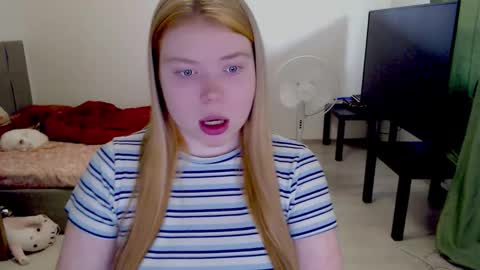 Jennyblonde and Emmabrunette online show from 4, 2, 2026