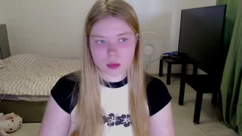 Jennyblonde and Emmabrunette online show from 13, 7, 2026