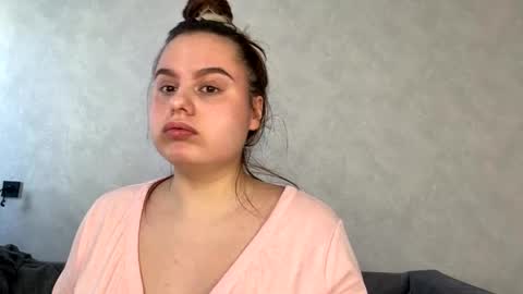 Ellaiza online show from 3, 5, 2026