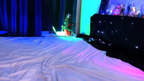 kitty_bang online show from 1, 1, 2025