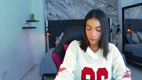 Snapshot of kitty_collins_ chatting on 4, 5, 2026 Kitty online show from 4, 5, 2026