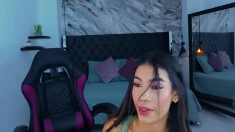 Snapshot of kitty_collins_ chatting on 6, 5, 2026 Kitty online show from 6, 5, 2026