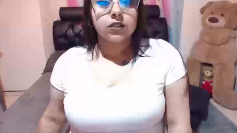 Snapshot of kitty_eyes chatting on 22, 9, 2025 kitty online show from 22, 9, 2025