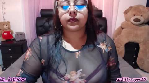 Snapshot of kitty_eyes chatting on 7, 2, 2026 kitty online show from 7, 2, 2026