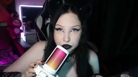 Snapshot of kitty_goth chatting on 17, 7, 2026 Hey Im Ellie if you like me and like my show give me a thumbs up hehe online show from 17, 7, 2026