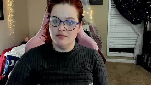 Snapshot of kitty_luxexxx chatting on 3, 12, 2024 Bella Kitty Luxe online show from 3, 12, 2024