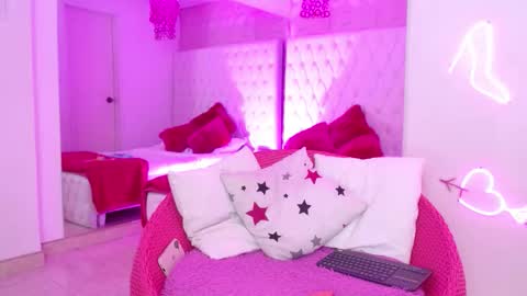 KITTY online show from 3, 12, 2025