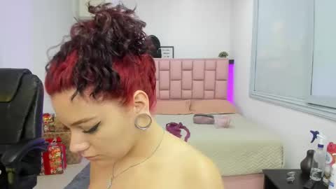 Jenn online show from 8, 1, 2025