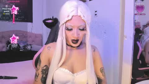 Snapshot of kittygoth_ chatting on 11, 5, 2026 Kitty Goth online show from 11, 5, 2026
