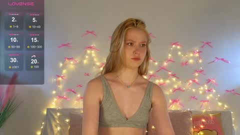 Monika online show from 12, 11, 2025