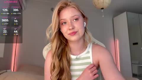Snapshot of kittyloffe chatting on 14, 6, 2026 Monika online show from 14, 6, 2026