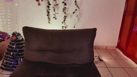 L          FOLLOW ME ON IG kittylu    online show from 23, 12, 2024