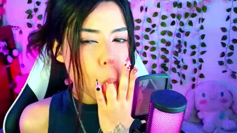 Kittyuwu  online show from 23, 10, 2025