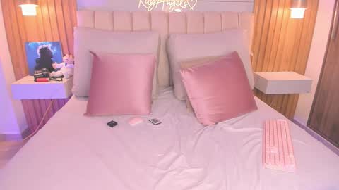 Angel Independent Model online show from 3, 2, 2026