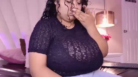 Snapshot of kity_hill chatting on 7, 7, 2026 Kitty Hill online show from 7, 7, 2026