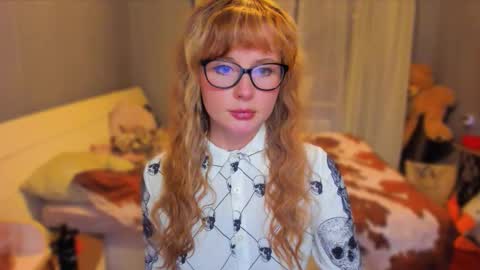 Snapshot of klementinagirl chatting on 13, 10, 2025 Klementinafanslyklementina6661 online show from 13, 10, 2025