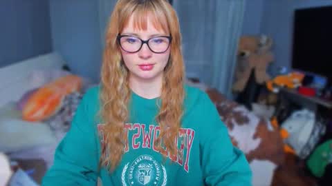 Snapshot of klementinagirl chatting on 26, 10, 2025 Klementinafanslyklementina6661 online show from 26, 10, 2025