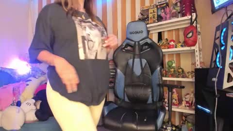 kloelamaravilla18 online show from 23, 12, 2025