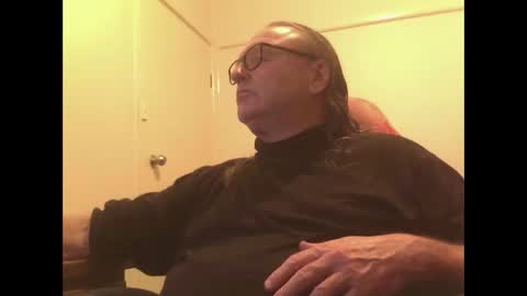 Snapshot of knobout chatting on 17, 5, 2026 knobout online show from 17, 5, 2026