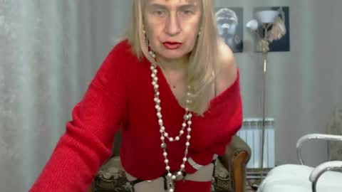 Snapshot of koroleva70 chatting on 1, 10, 2025 VIKA online show from 1, 10, 2025