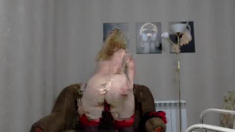 Snapshot of koroleva70 chatting on 28, 10, 2025 VIKA online show from 28, 10, 2025