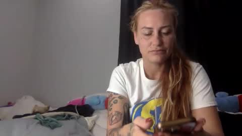 Snapshot of koyoteej chatting on 14, 1, 2026 koyoteej online show from 14, 1, 2026