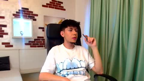 KrewVaughn online show from 12, 10, 2025