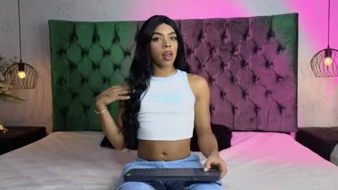 Snapshot of kris_kane chatting on 10, 1, 2025 kriss online show from 10, 1, 2025