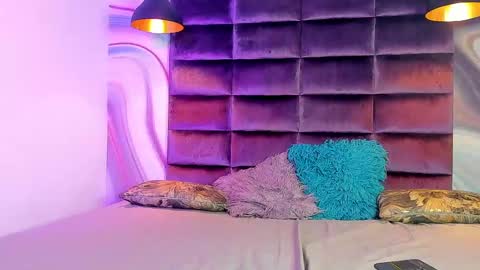 Snapshot of kris_kane chatting on 14, 2, 2025 kriss online show from 14, 2, 2025