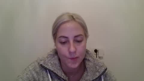 Snapshot of kriss_grace chatting on 25, 10, 2025 Grace online show from 25, 10, 2025