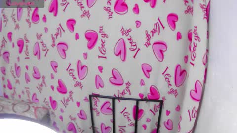 Snapshot of krissone_1 chatting on 3, 10, 2025 krissone online show from 3, 10, 2025