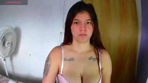 Snapshot of krissone_1 chatting on 5, 10, 2025 krissone online show from 5, 10, 2025