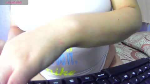 Snapshot of krissone_1 chatting on 9, 10, 2025 krissone online show from 9, 10, 2025