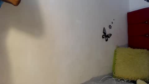 Snapshot of kristaltsxxx chatting on 4, 1, 2025 kristal online show from 4, 1, 2025