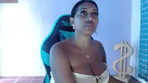 Snapshot of kristel_lee chatting on 23, 10, 2025 kristel_lee online show from 23, 10, 2025