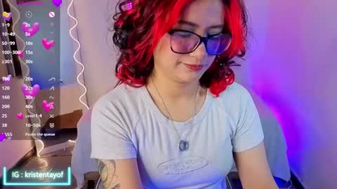 Snapshot of kristen_tay chatting on 9, 10, 2025 kristen_tay online show from 9, 10, 2025