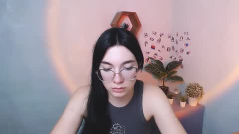 Snapshot of kristenx_x chatting on 10, 9, 2025 Kristen online show from 10, 9, 2025