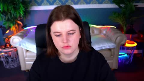 kristifoxy online show from 13, 4, 2026