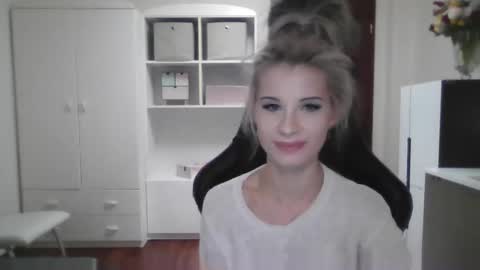 KristineAmore online show from 10, 10, 2025