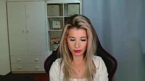 KristineAmore online show from 26, 11, 2025