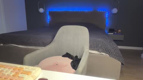 Snapshot of kristy_saint chatting on 10, 11, 2025 Kristi online show from 10, 11, 2025