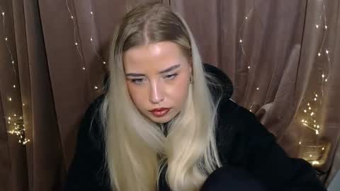 KristyFlowers online show from 12, 12, 2024