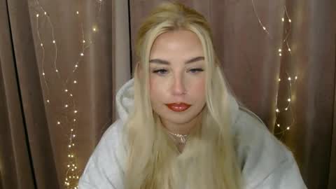 KristyFlowers online show from 6, 1, 2025