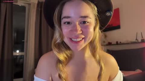 Snapshot of kristyspiritedaway chatting on 9, 3, 2025 Kristy Nip slip shady  Best model on CB  online show from 9, 3, 2025
