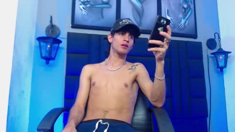 Snapshot of kroddy_sw chatting on 21, 12, 2024 justym online show from 21, 12, 2024