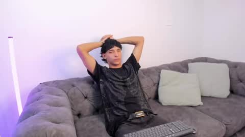 Snapshot of kroywave chatting on 14, 5, 2026 Kroy Wave Muscle Tattoos Latino online show from 14, 5, 2026